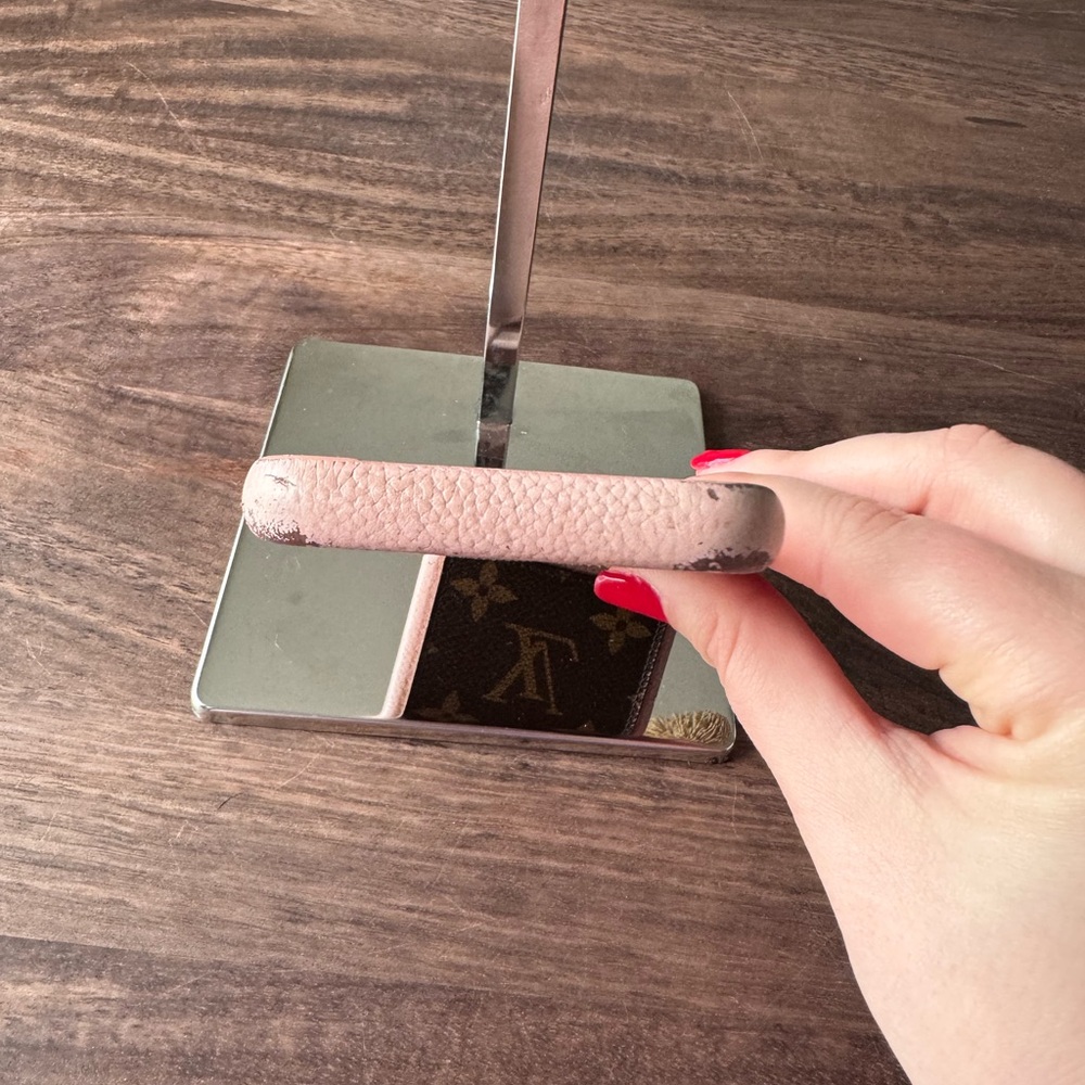 Louis Vuitton iPhone X/Xs Case - Picture 11 of 11